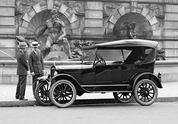 Ford Model T Fordor Touring 1926 photos