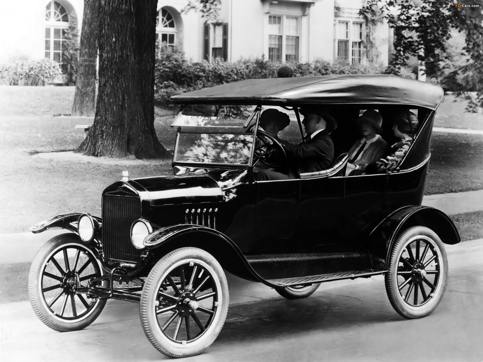 Images of Ford Model T Touring 1920 (2048 x 1536)