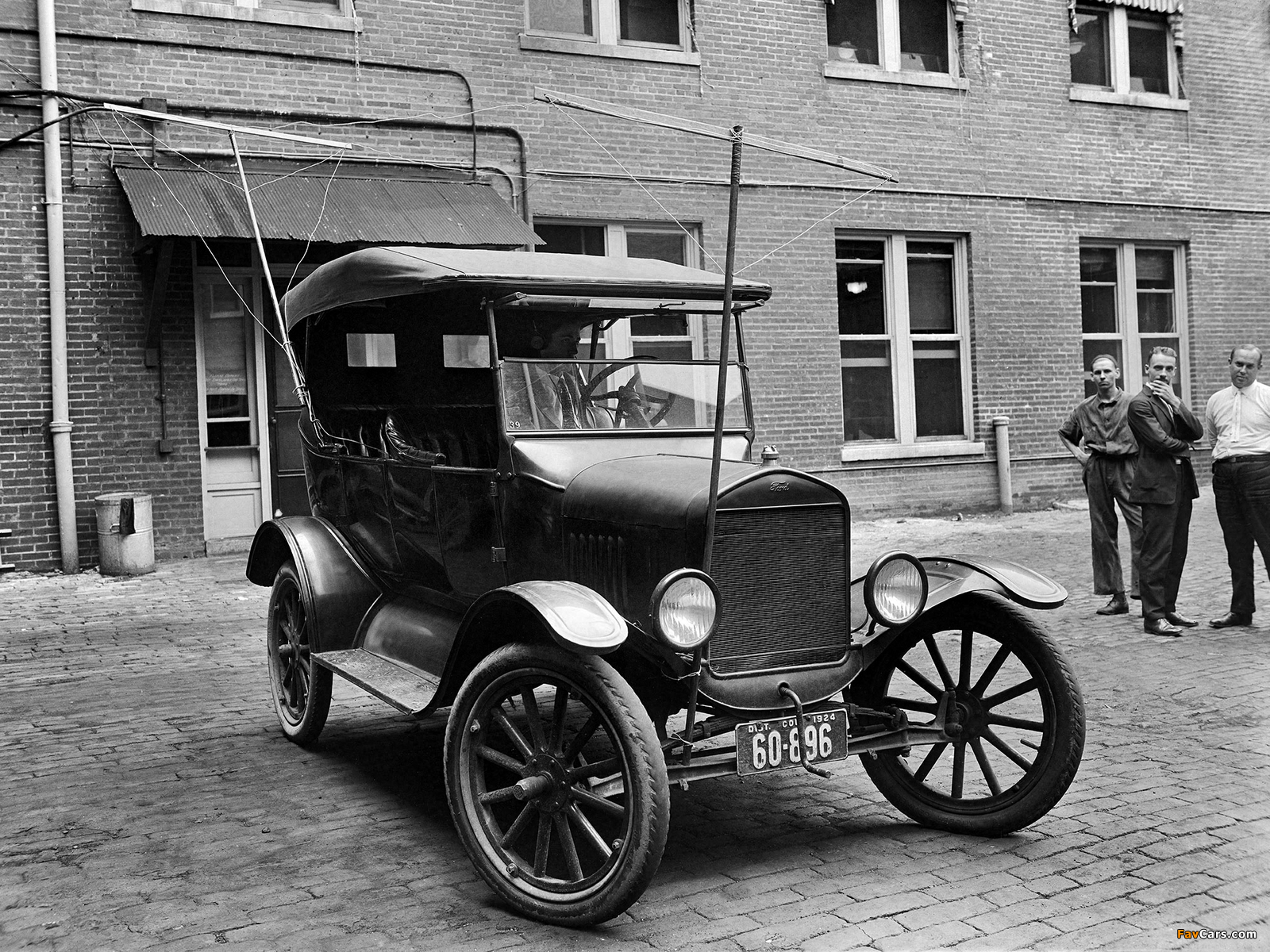 Images of Ford Model T Touring 1923 (1600 x 1200)