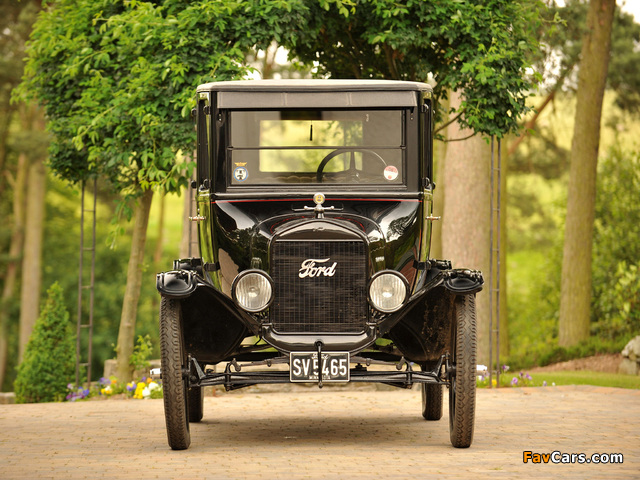 Photos of Ford Model T Fordor Sedan 1923–24 (640 x 480)