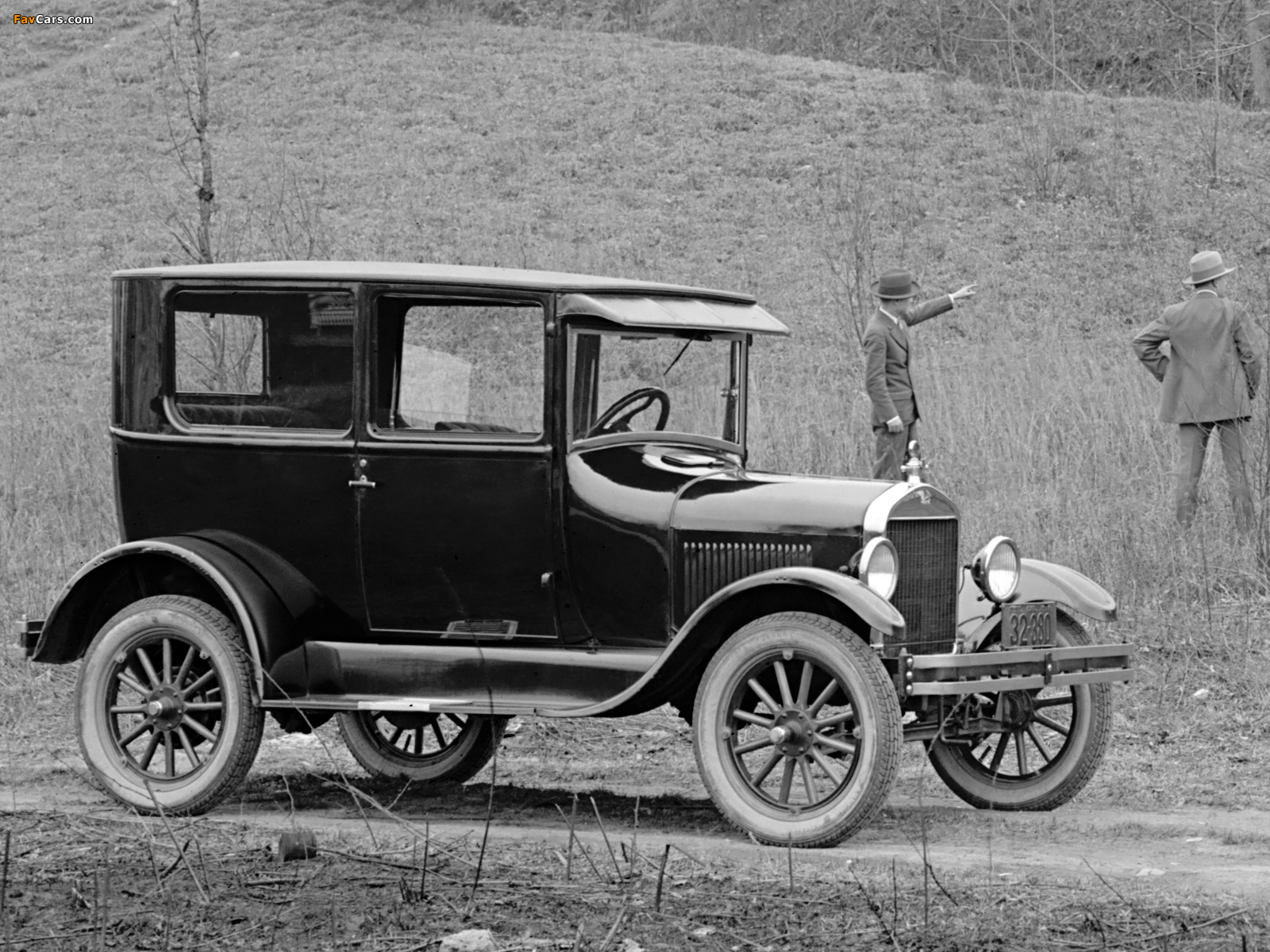 Photos of Ford Model T Tudor Sedan 1926 (1600 x 1200)