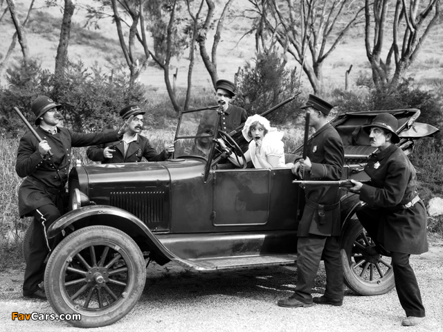Photos of Ford Model T Fordor Touring 1926 (640 x 480)