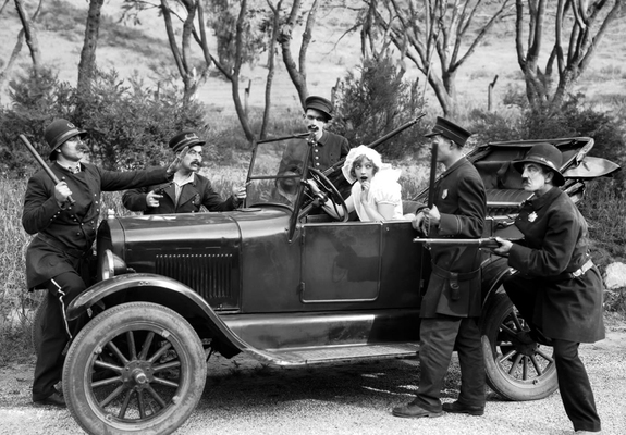 Photos of Ford Model T Fordor Touring 1926