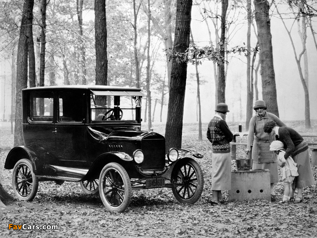 Pictures of Ford Model T Tudor Sedan 1923–25 (640 x 480)