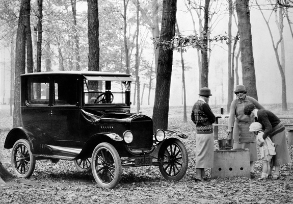 Pictures of Ford Model T Tudor Sedan 1923–25