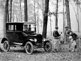 Pictures of Ford Model T Tudor Sedan 1923–25