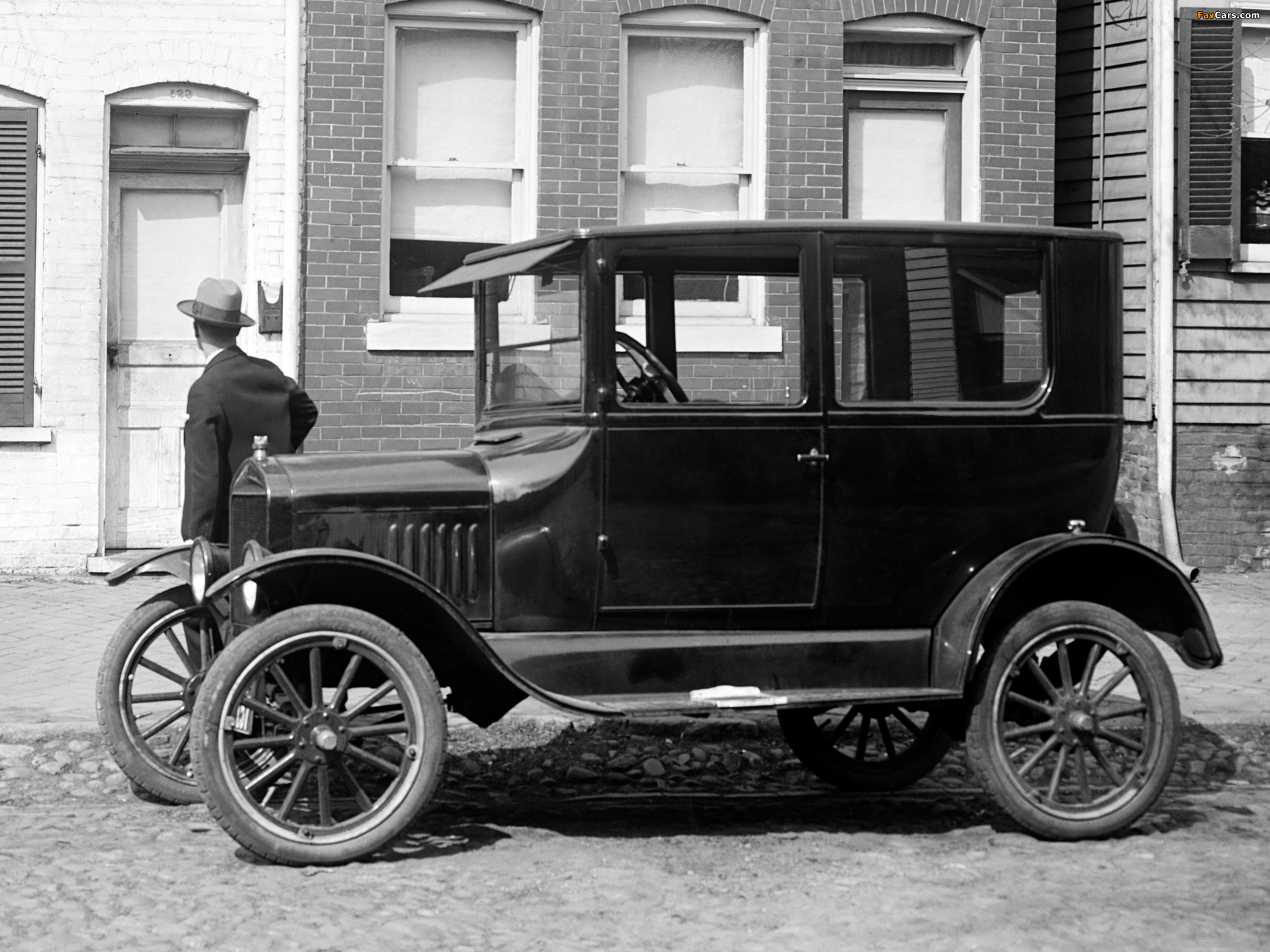Ford Model T Tudor Sedan 1923–25 wallpapers (2048 x 1536)