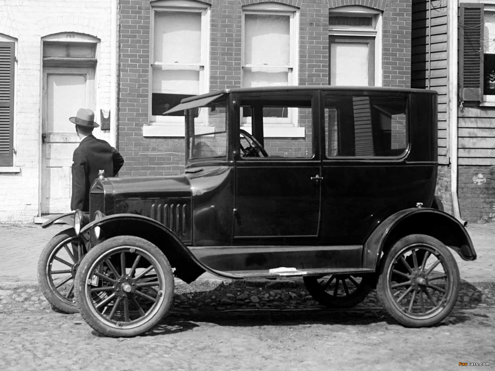 Ford Model T Tudor Sedan 1923–25 wallpapers (1600 x 1200)