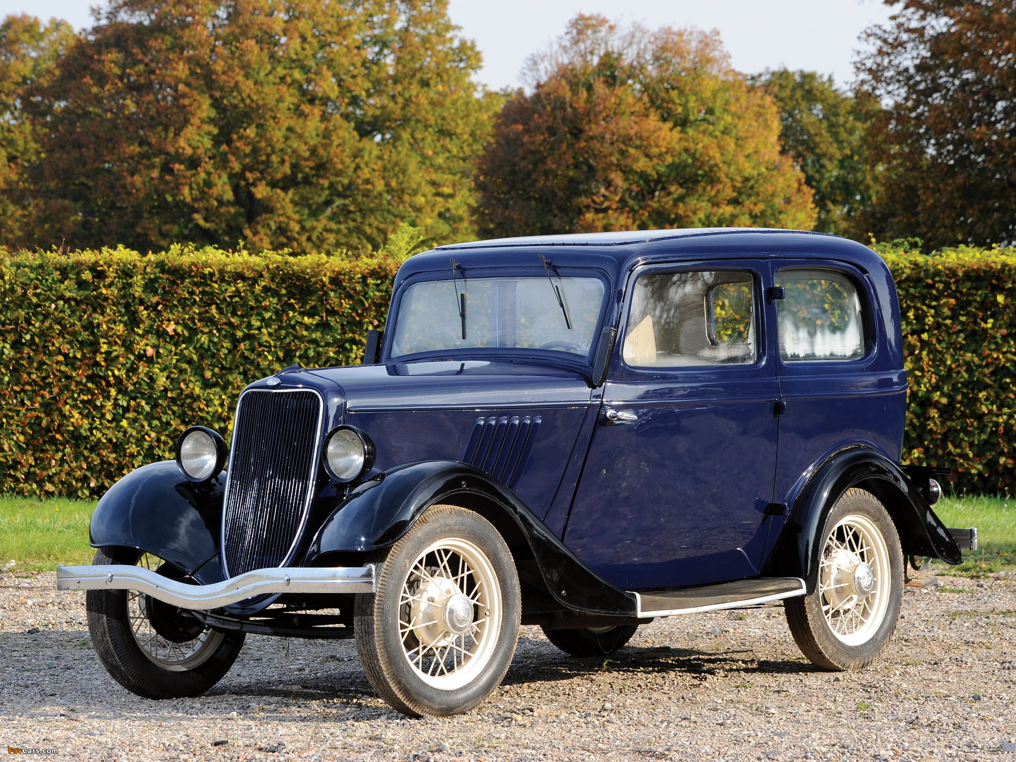 Pictures of Ford Model Y Long Rad Tudor Saloon 1933–37 (2048 x 1536)