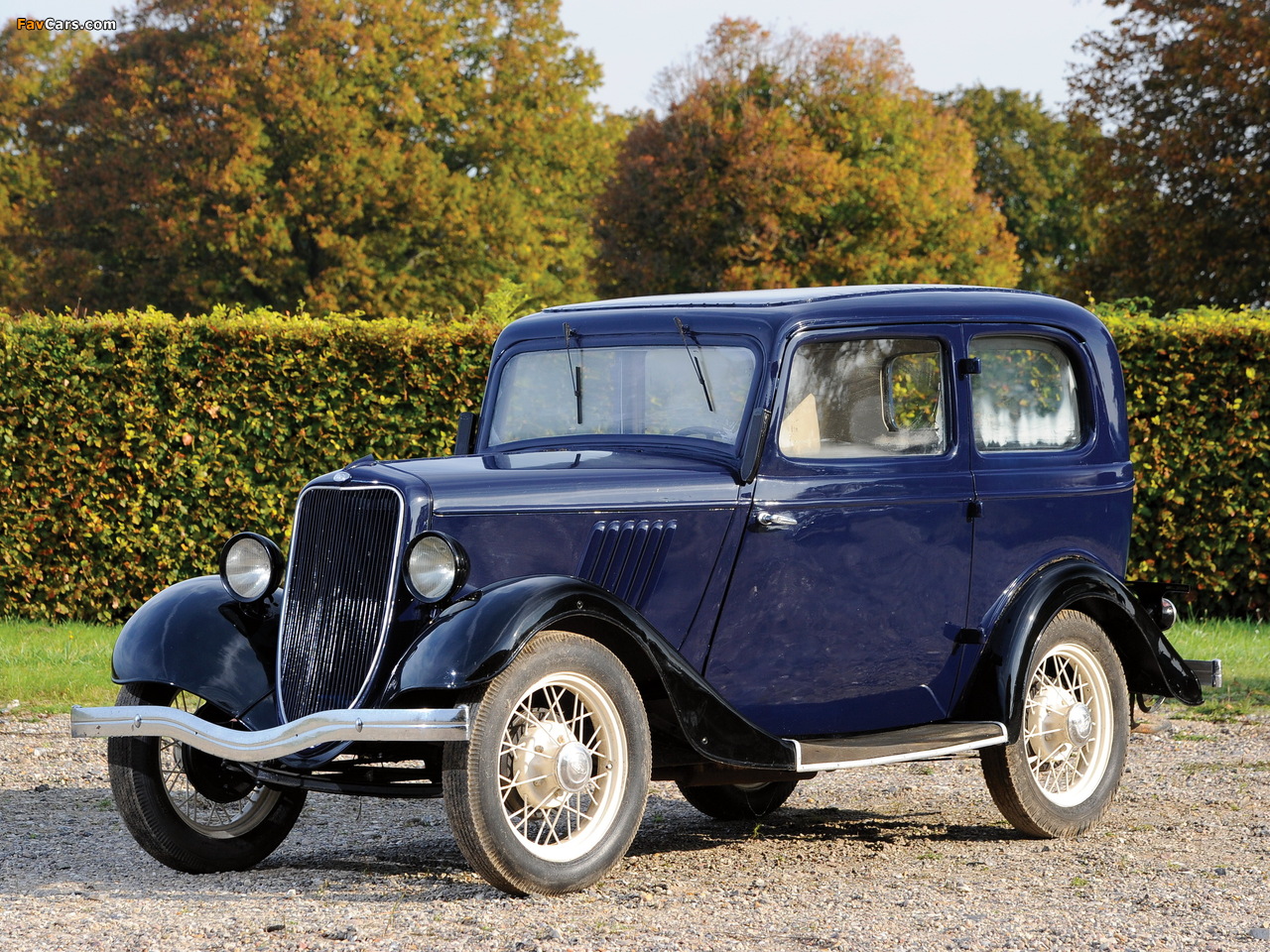 Pictures of Ford Model Y Long Rad Tudor Saloon 1933–37 (1280 x 960)
