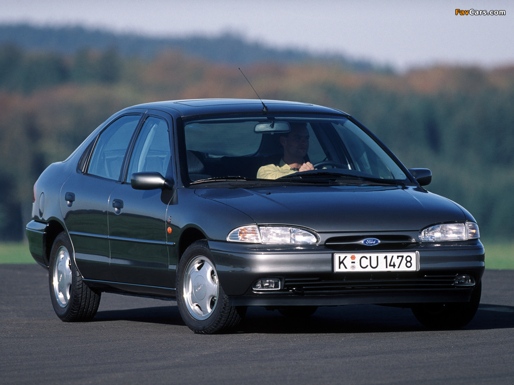 Ford Mondeo Hatchback 1993–96 wallpapers (1024 x 768)