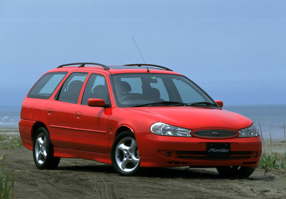 Ford Mondeo Turnier JP-spec 1996–2000 images