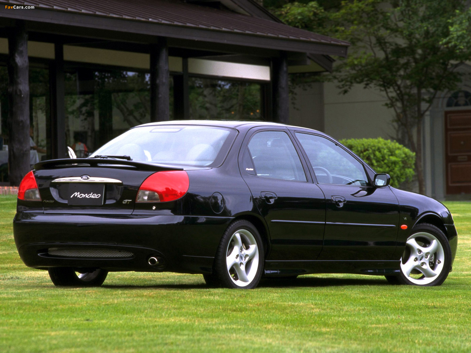 Ford Mondeo Sedan JP-spec 1996–2000 photos (1600 x 1200)