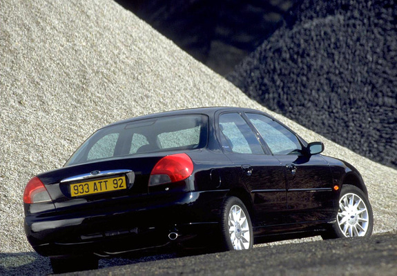 Ford Mondeo Sedan 1996–2000 pictures
