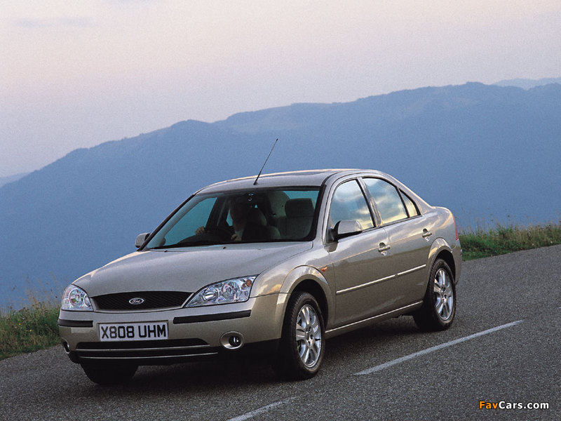 Ford Mondeo Sedan UK-spec 2000–04 images (800 x 600)