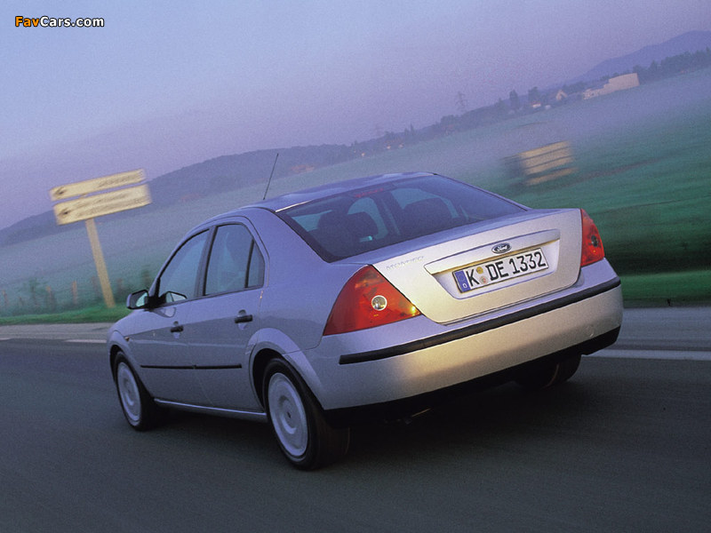 Ford Mondeo Sedan 2000–04 photos (800 x 600)