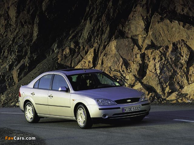 Ford Mondeo Sedan 2000–04 pictures (640 x 480)