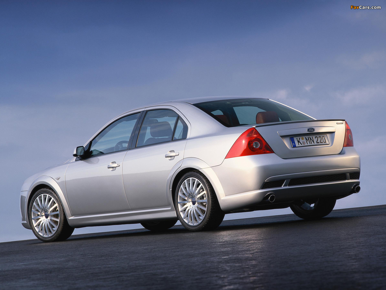 Ford Mondeo ST220 Sedan 2002–04 wallpapers (1280 x 960)