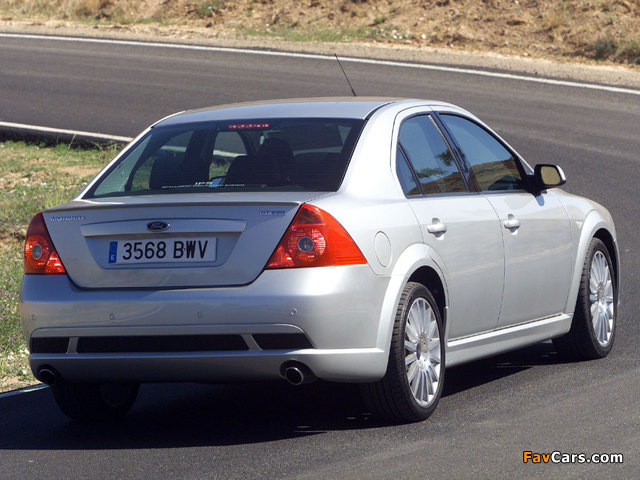 Ford Mondeo ST220 Sedan 2002–04 wallpapers (640 x 480)