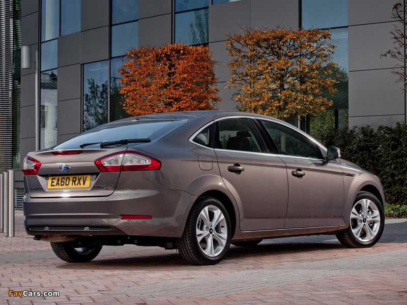 Ford Mondeo Hatchback UK-spec 2010–13 images (800 x 600)