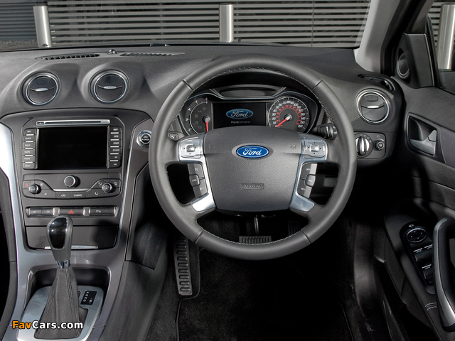 Ford Mondeo Hatchback UK-spec 2010–13 photos (640 x 480)
