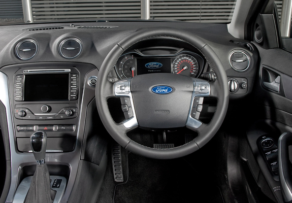 Ford Mondeo Hatchback UK-spec 2010–13 photos