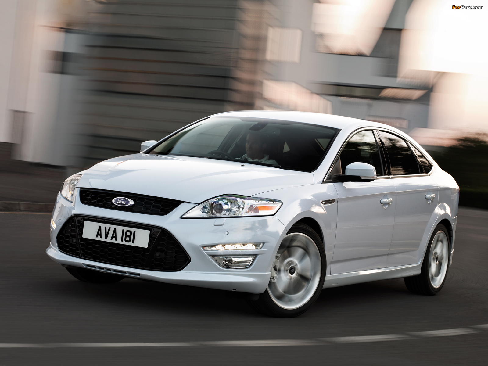 Ford Mondeo Titanium X Hatchback UK-spec 2010–13 pictures (1600 x 1200)