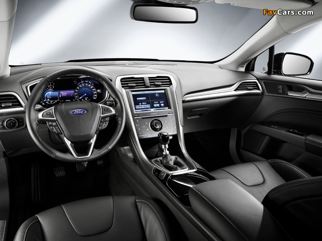 Ford Mondeo Hatchback 2013 images (640 x 480)