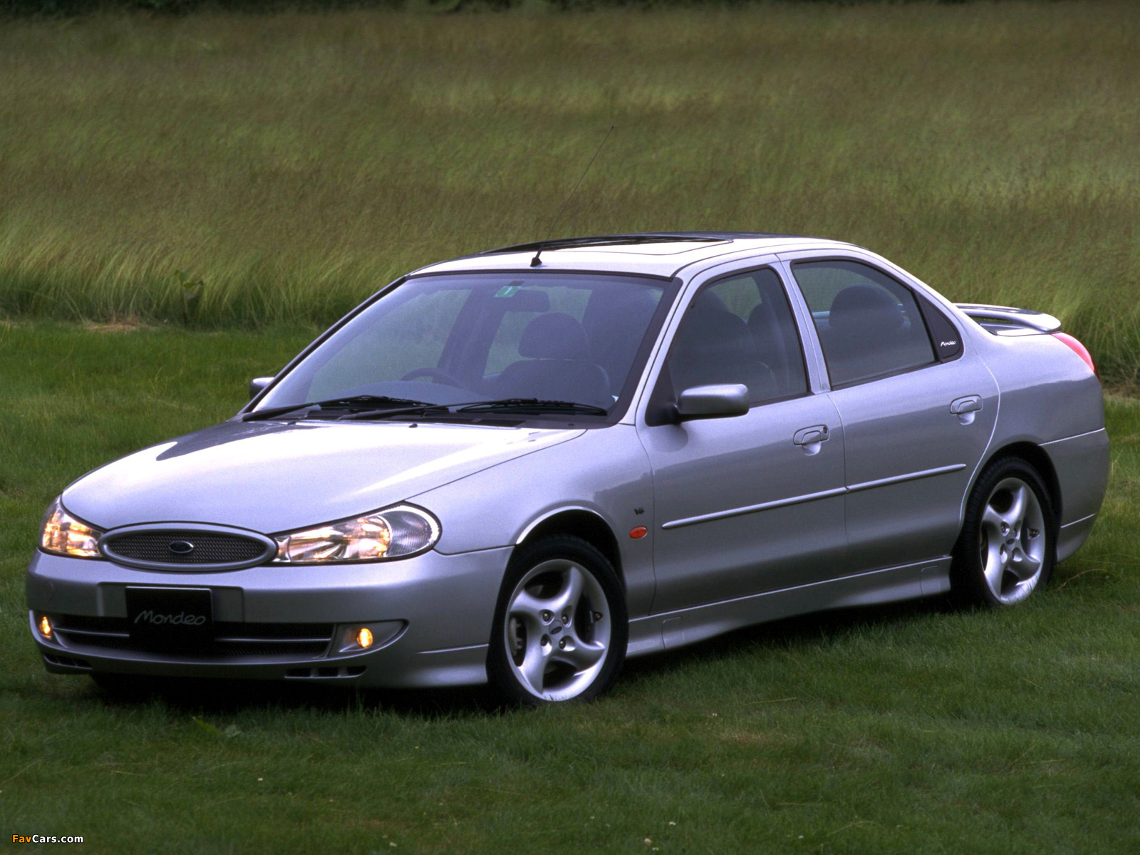 Images of Ford Mondeo Sedan JP-spec 1996–2000 (1600 x 1200)