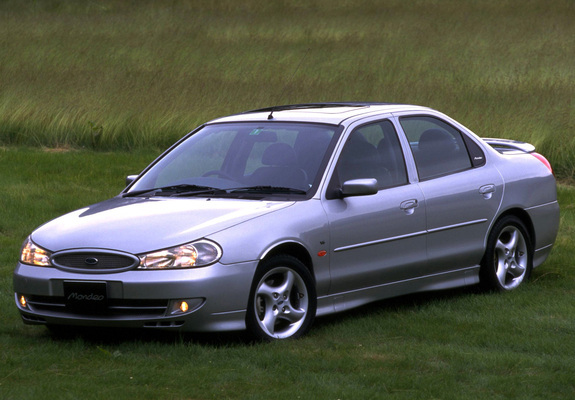 Images of Ford Mondeo Sedan JP-spec 1996–2000