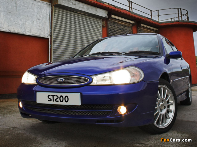 Images of Ford Mondeo ST200 Sedan 1999–2000 (640 x 480)