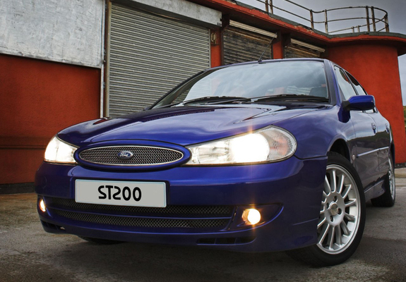 Images of Ford Mondeo ST200 Sedan 1999–2000