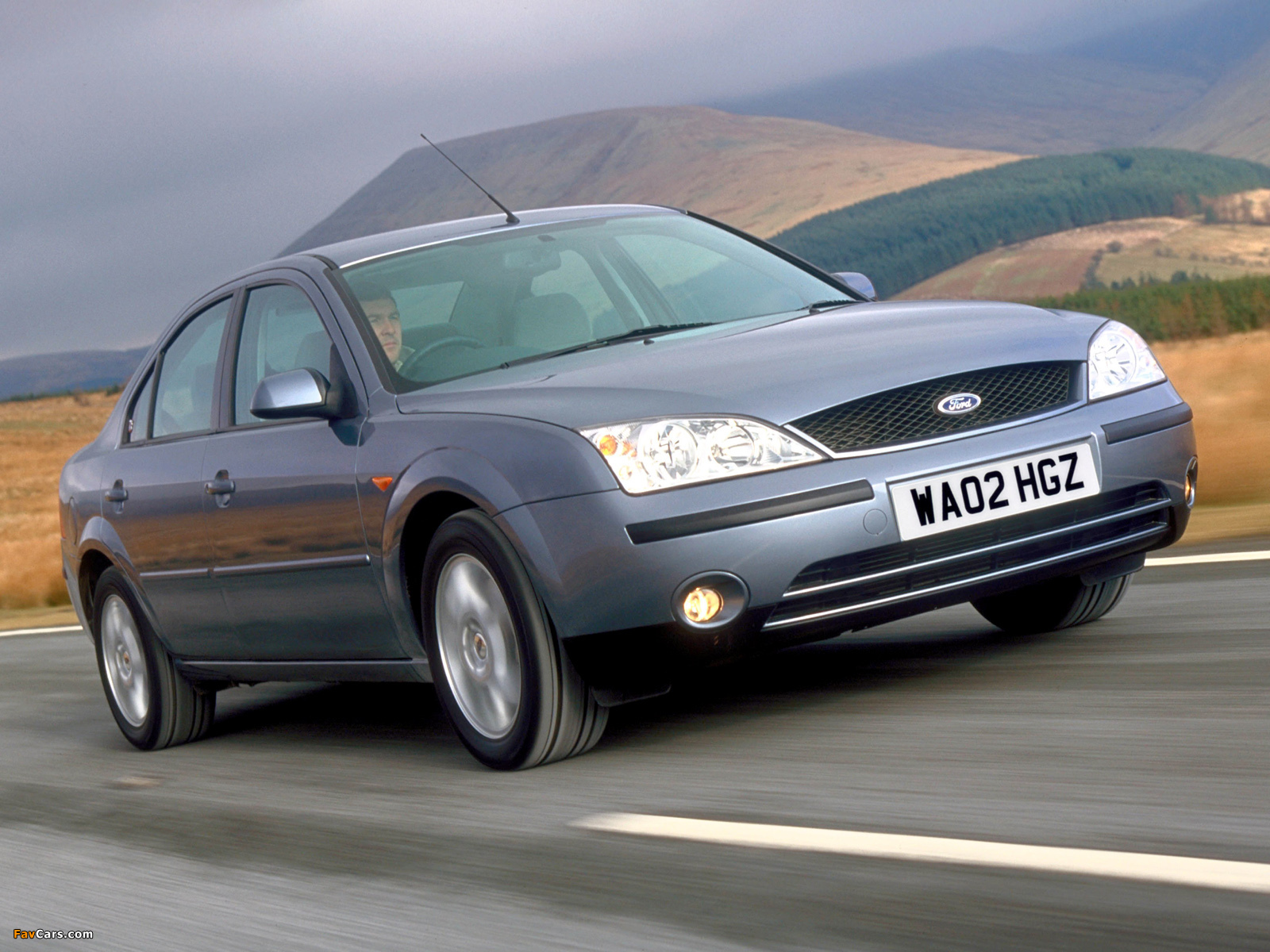 Images of Ford Mondeo Sedan UK-spec 2000–04 (1600 x 1200)