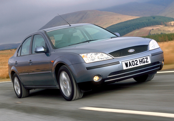 Images of Ford Mondeo Sedan UK-spec 2000–04