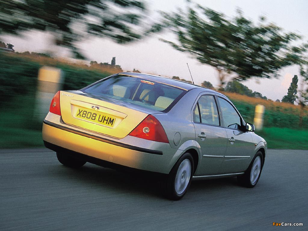 Images of Ford Mondeo Sedan UK-spec 2000–04 (1024 x 768)