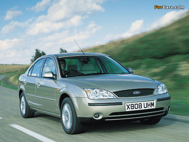 Images of Ford Mondeo Sedan UK-spec 2000–04 (640 x 480)