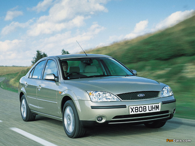 Images of Ford Mondeo Sedan UK-spec 2000–04 (800 x 600)