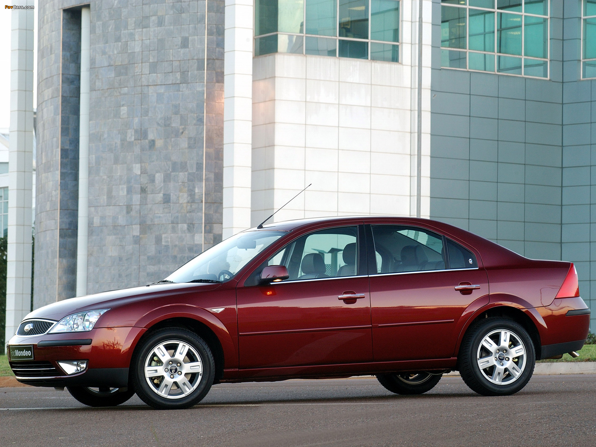 Images of Ford Mondeo Sedan ZA-spec 2004–07 (2048 x 1536)