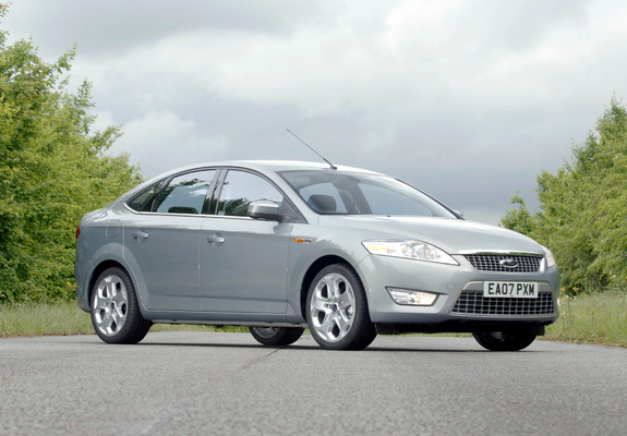 Images of Ford Mondeo Hatchback UK-spec 2007–10