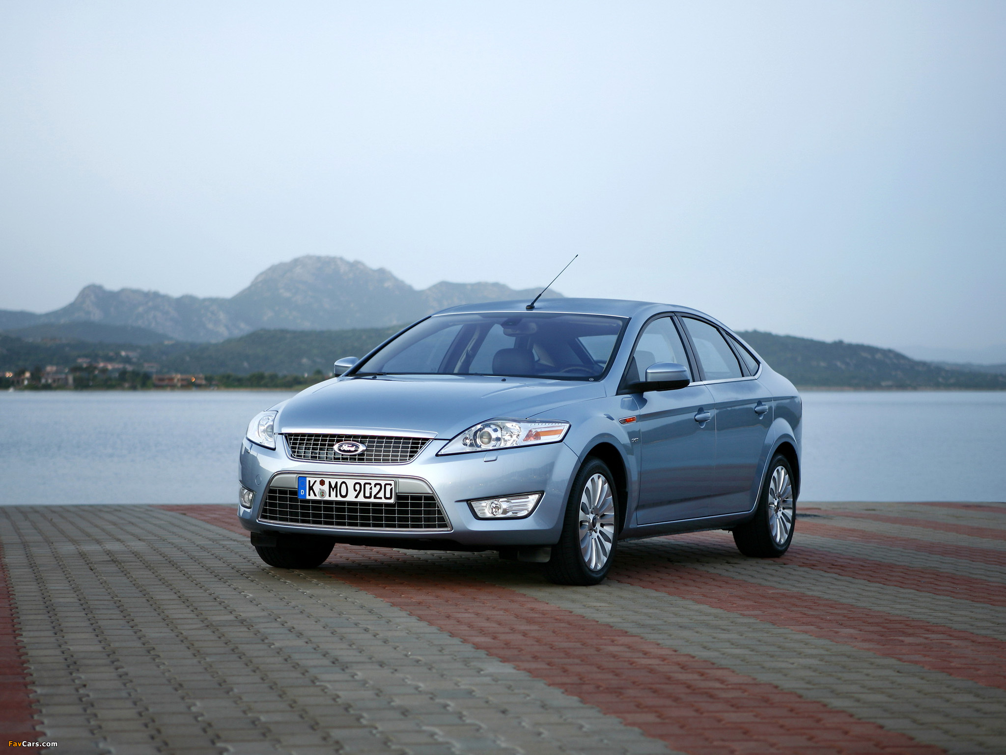 Images of Ford Mondeo Hatchback 2007–10 (2048 x 1536)