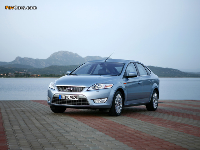 Images of Ford Mondeo Hatchback 2007–10 (640 x 480)