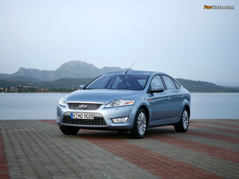 Images of Ford Mondeo Hatchback 2007–10 (800 x 600)