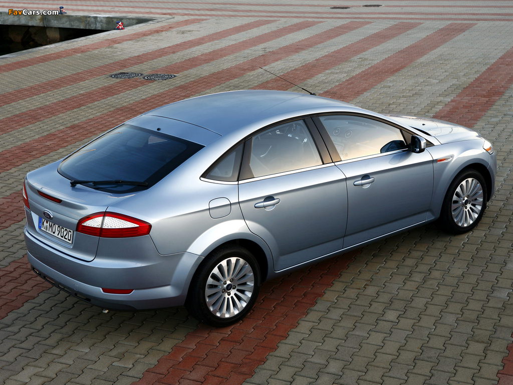 Images of Ford Mondeo Hatchback 2007–10 (1024 x 768)