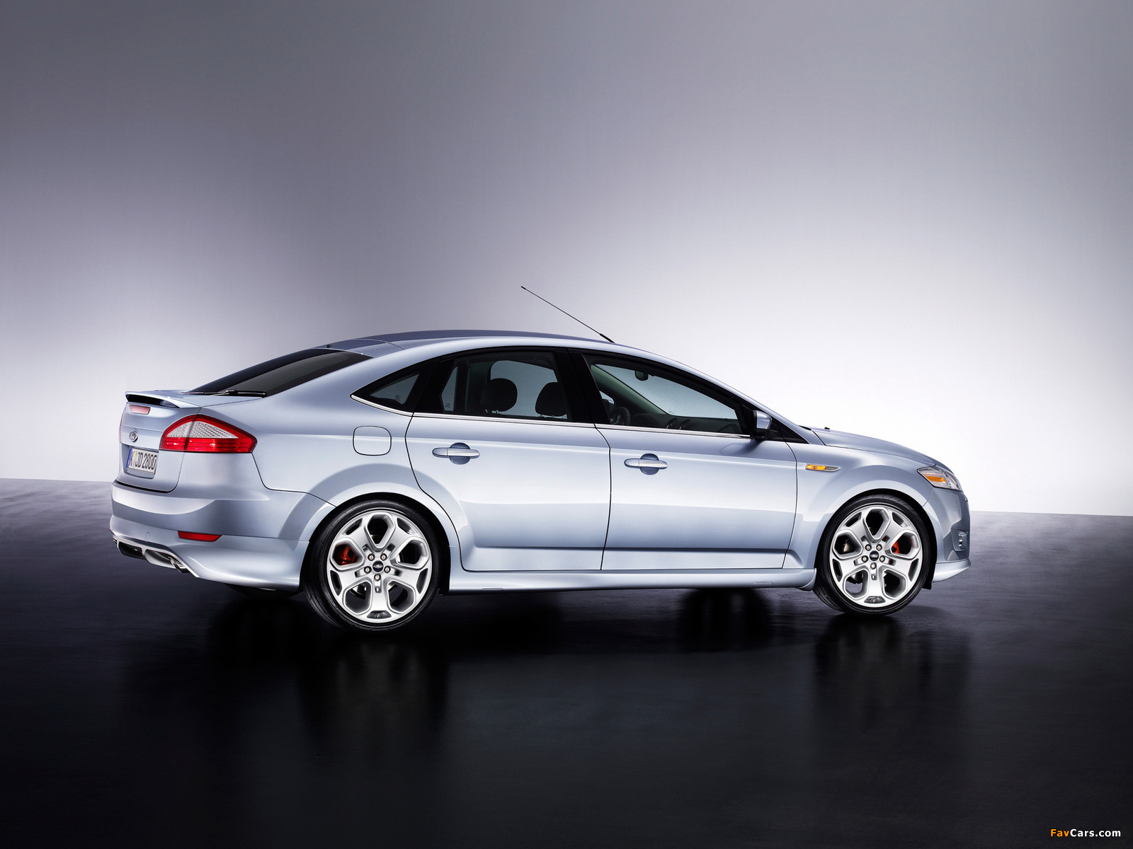 Images of Ford Mondeo Hatchback 2007–10 (1600 x 1200)