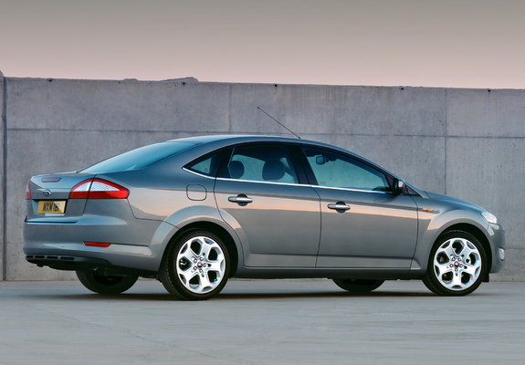 Images of Ford Mondeo Sedan 2007–10
