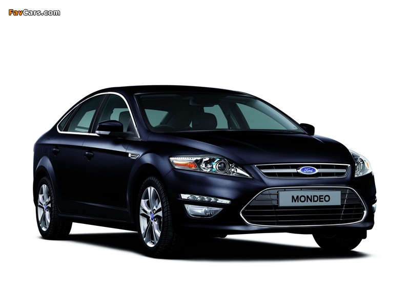 Images of Ford Mondeo Hatchback UK-spec 2010–13 (800 x 600)