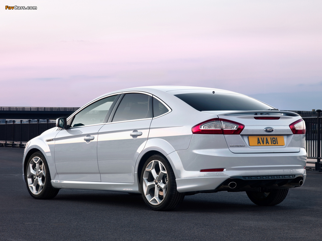 Images of Ford Mondeo Titanium X Hatchback UK-spec 2010–13 (1024 x 768)