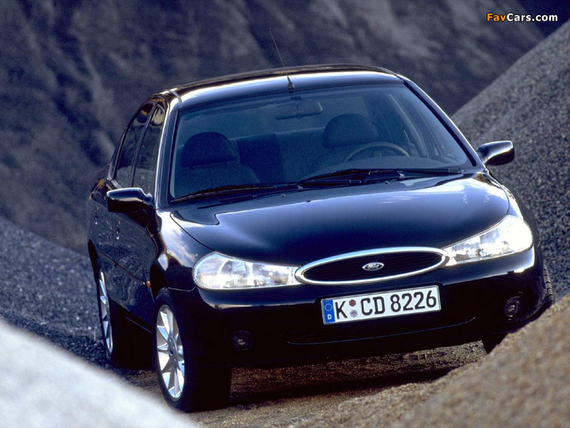 Photos of Ford Mondeo Sedan 1996–2000 (800 x 600)