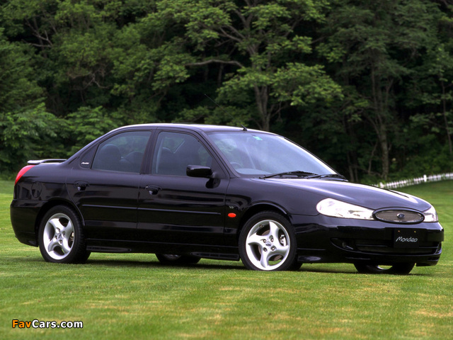 Photos of Ford Mondeo Sedan JP-spec 1996–2000 (640 x 480)