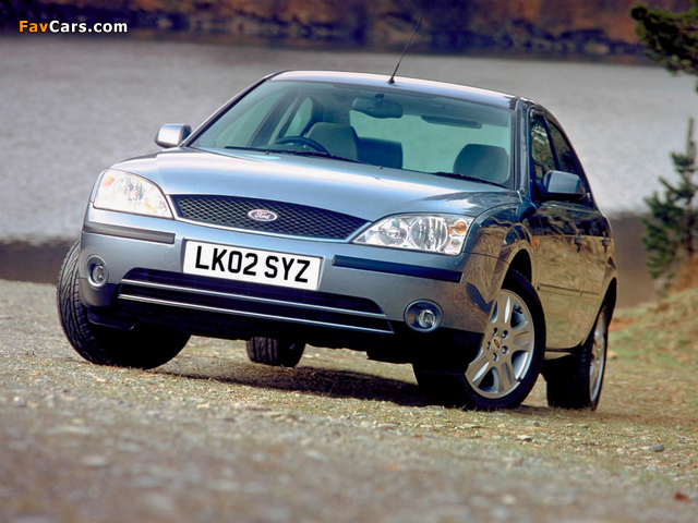 Photos of Ford Mondeo Sedan UK-spec 2000–04 (640 x 480)